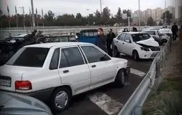 تصادف هولناک خودرو پراید با کارگران اتوبان