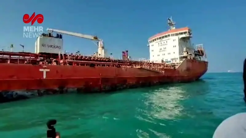 توقیف دو نفتکش خارجی توسط سپاه پاسداران 