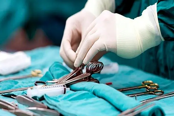 جراح زیبایی قلابی تحت تعقیب پلیس +عکس