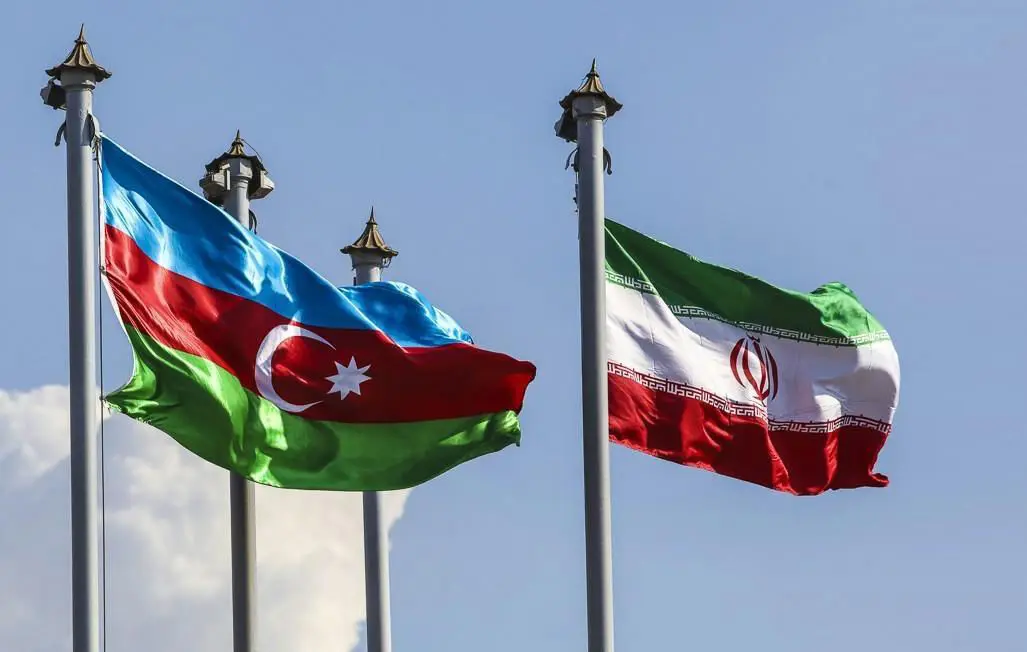شستشوی مغزی کودکان در مدارس آذربایجان علیه ایران!