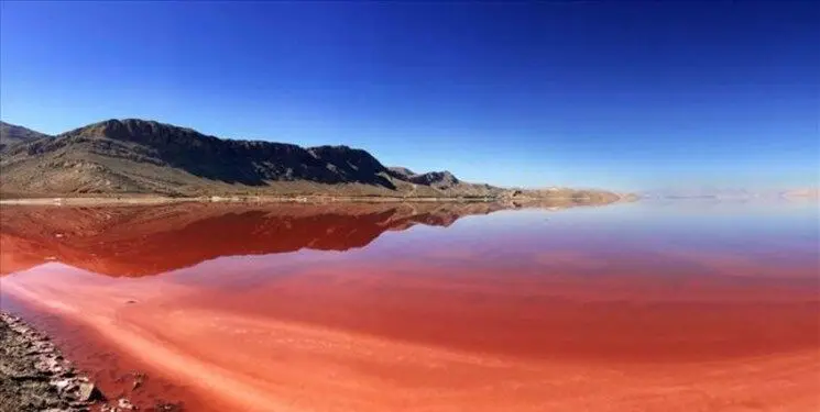 دریاچه صورتی ایران حال خوشی ندارد