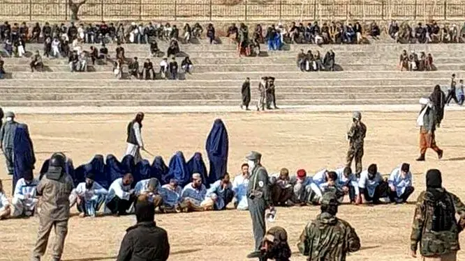 اقدام وحشیانه طالبان علیه ۵۰ زن و مرد 
