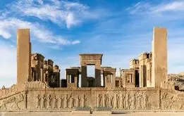 درگیری مسلحانه برای سرقت از تخت جمشید