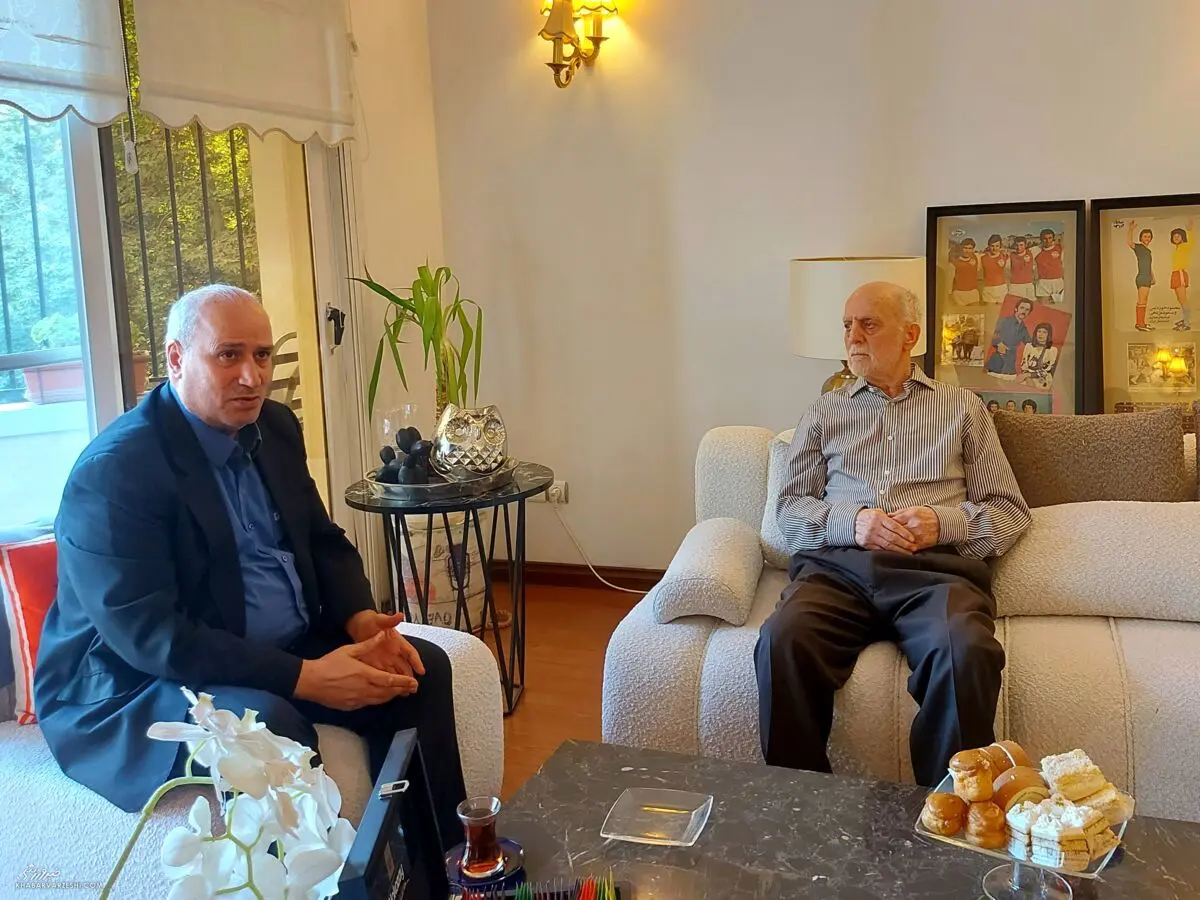 عیادت مهدی تاج از پیشکسوت پرسپولیس