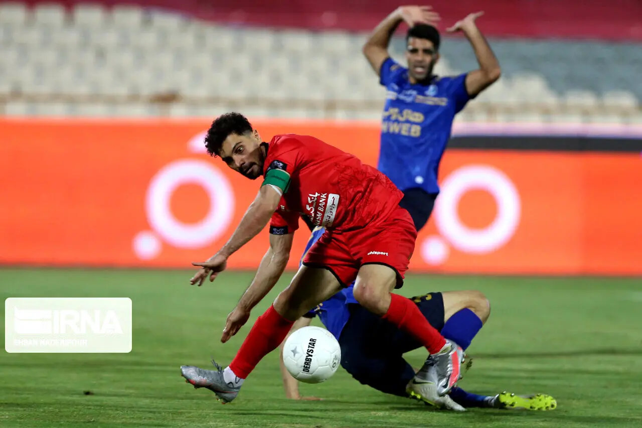 خبر بد برای استقلال و پرسپولیس/ کار سرخابی ها بیخ پیدا کرد