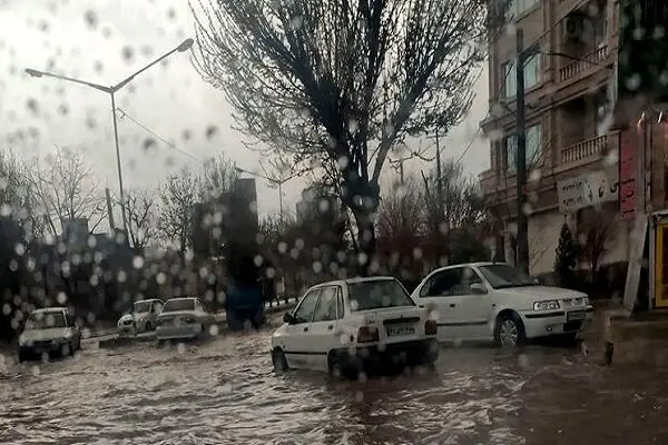 رگبار پراکنده در ارتفاعات تهران امروز ۳۰ فروردین ۱۴۰۲

