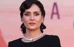 ببینید/ ​پریناز ایزدیار با گلوبند میلیاردی در جشنواره کن