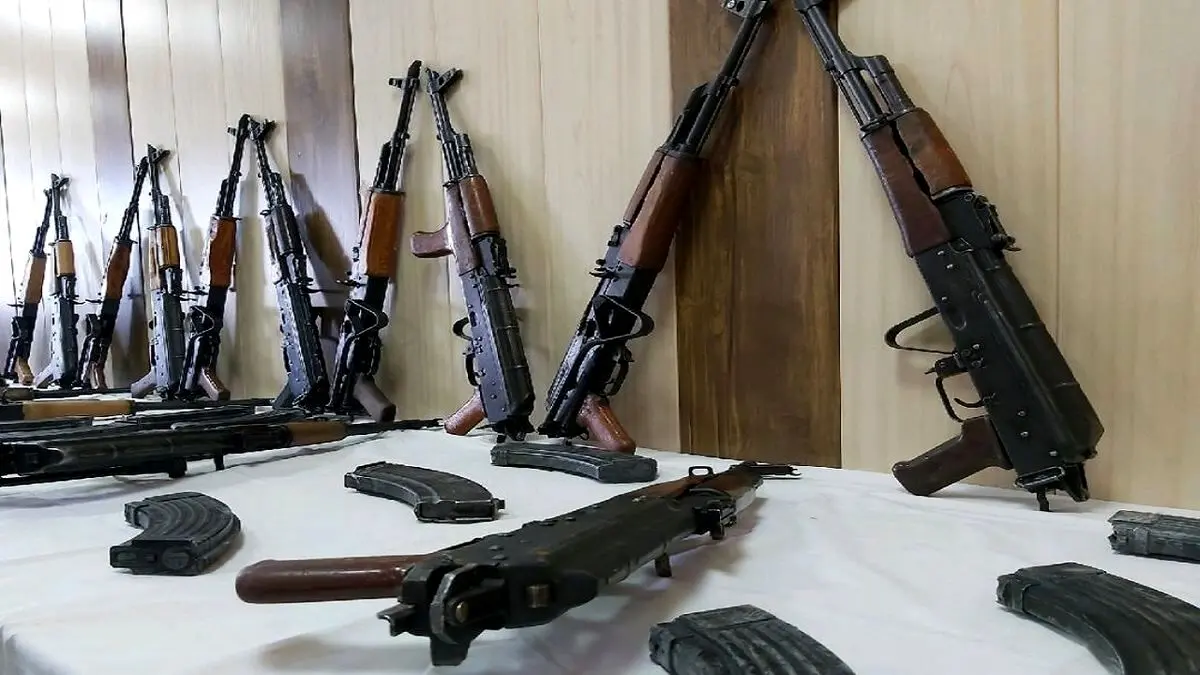 کشف مقادیر سنگین سلاح و مهمات در غرب کشور + جزئیات