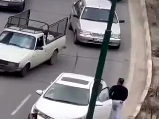 فیلمی هولناک از درگیری مردم با سارقان تلفن همراه در تهران