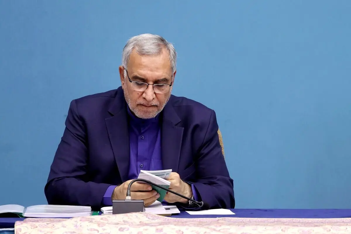 واکنش تند وزیر بهداشت به ماجرای مسمومیت پزشکان در شیراز

