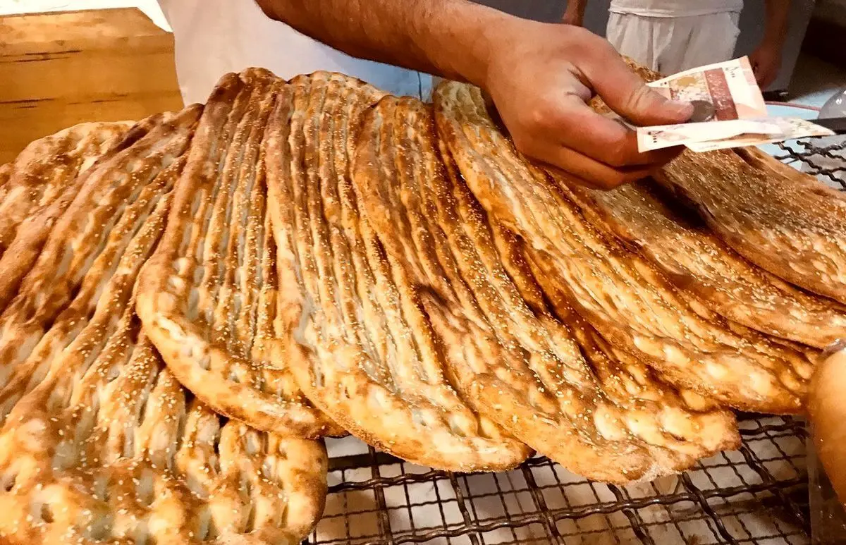 
آیا دولت، ذهن مردم را برای گران کردن نان آماده می‌کند؟