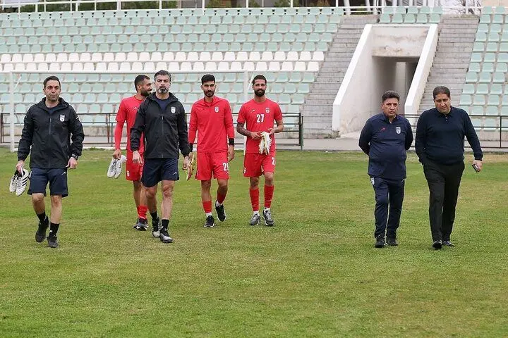 قلعه‌نویی منتظر پرسپولیس برای تعیین تکلیف نهایی