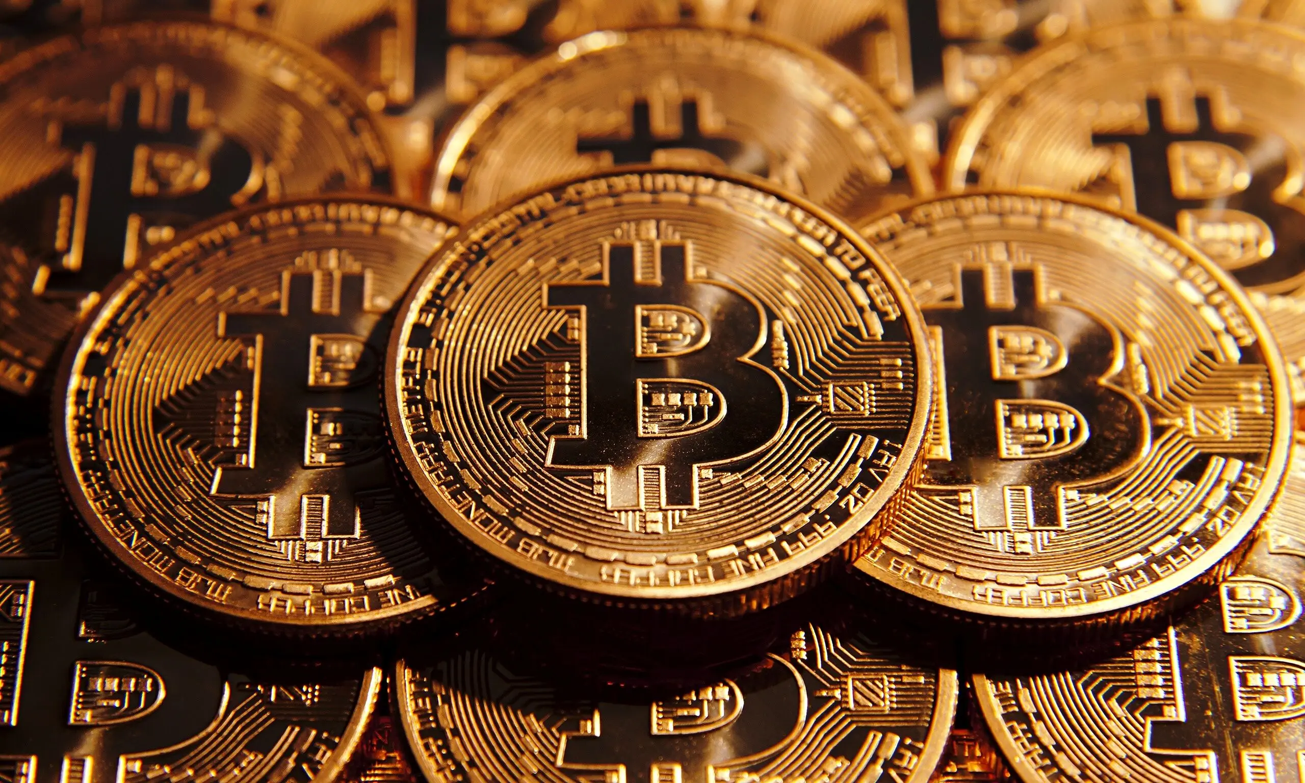  بیت‌کوین (Bitcoin)