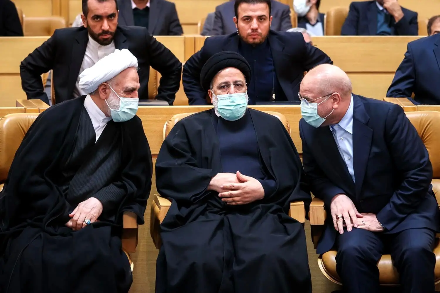 جنجال فیلترینگ شبکه‌های اجتماعی و تیک‌های آبی مقامات | رئیسی، قالیباف و اژه‌ای در اینستاگرام چه می‌کنند؟ 