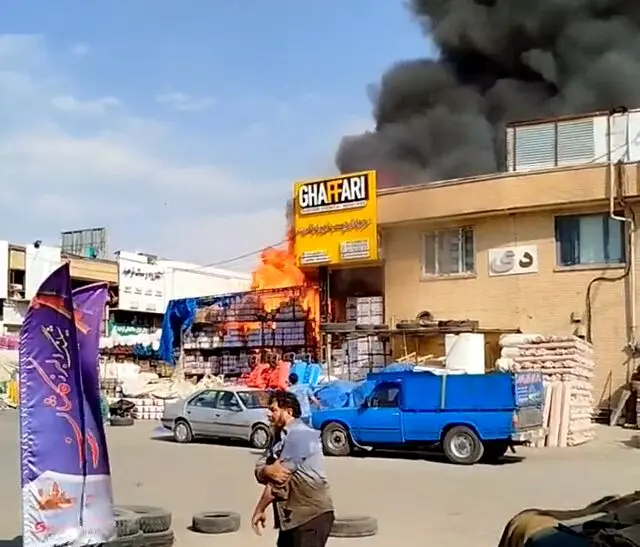 فیلم وحشتناکی از لحظات اولیه آتش سوزی در بازار شادآباد تهران


