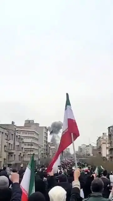 لحظه بمباران تهران همزمان با راهپیمایی قدس

