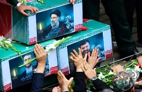عزاداری مردم برای رئیسی در آمریکا +عکس
