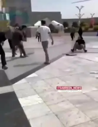ببینید | فیلم کامل و واضح از لحظه دستگیری ضارب حرم رضوی