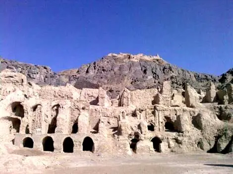 فاجعه در تخت جمشید؛ کوه مقدس تخریب شد
