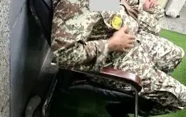 ماجرای جنجالی دو لباس ارتشی در مترو
