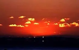 طلوع هم‌زمان ۲ خورشید