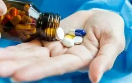 ایرانی‌ها در مصرف دارو رکورد زدند + عکس