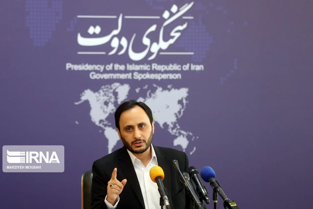 توضیحات سخنگوی دولت | قرار نیست بنزین گران شود | تصمیمی بگیریم جوانب را بررسی می کنیم 