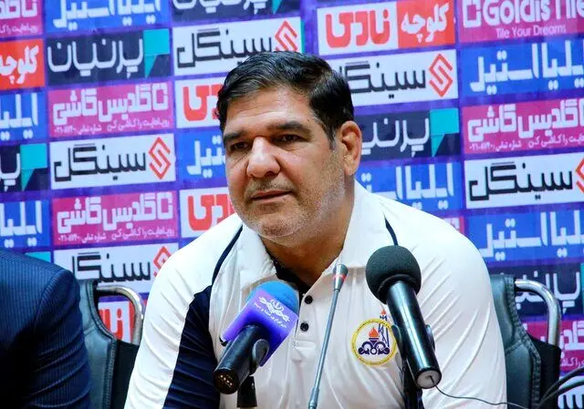 چهره معروف فوتبال خداحافظی کرد