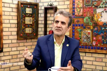 یک جامعه شناس: فشار ها مردم را به سمت الکل می‌برد/ ۱۸ تا ۳۰ ساله‌ها بیشترین نوشندگان الکل اند