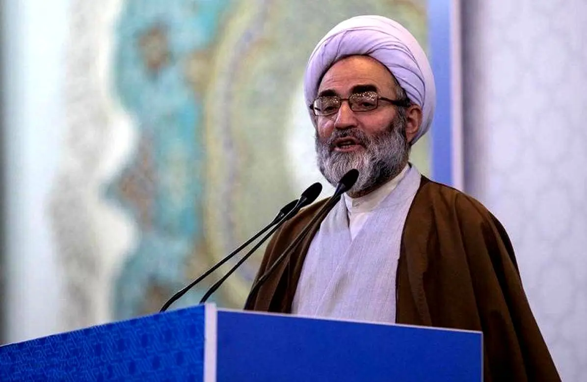 امام جمعه رشت: دشمنان می خواستند دلار را تا ۵۰ هزار تومان بالا ببرند، اما دولت بازار را مدیریت کرد