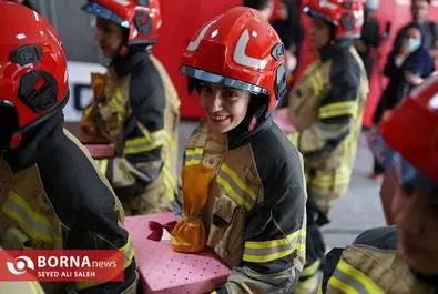 دختران آتش نشان