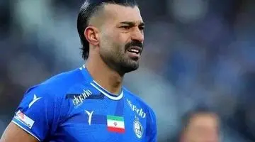 عکس | رامین رضاییان پیراهن استقلال را پرت کرد! زدو خورد ساپینتو و رضاییان
