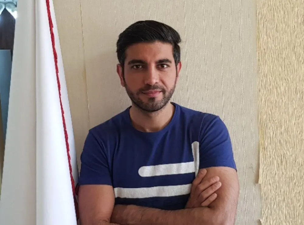 خداحافظی مجری جنجالی تلویزیون از صداوسیما به دلیل توهین به ورزشکاران + عکس