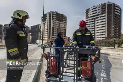 خانم آتش نشان زنان آتش نشان
