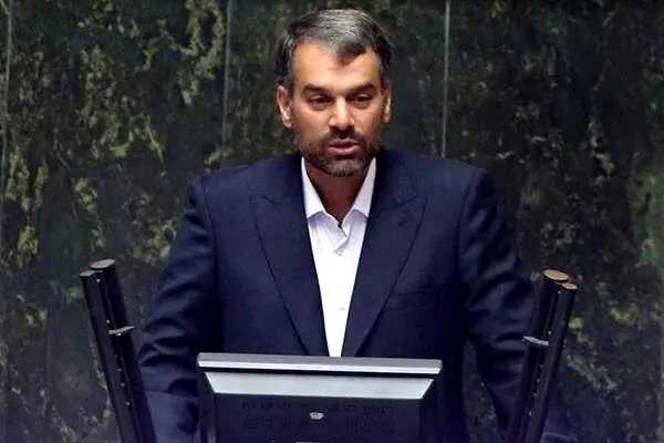 اگر به قیمت بنزین دست بزنیم مردم به خیابان می‌آیند