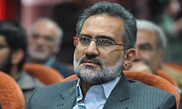 واکنش معاون رئیسی به شعارهای دانشجویان معترض و پیشنهاد رفراندوم