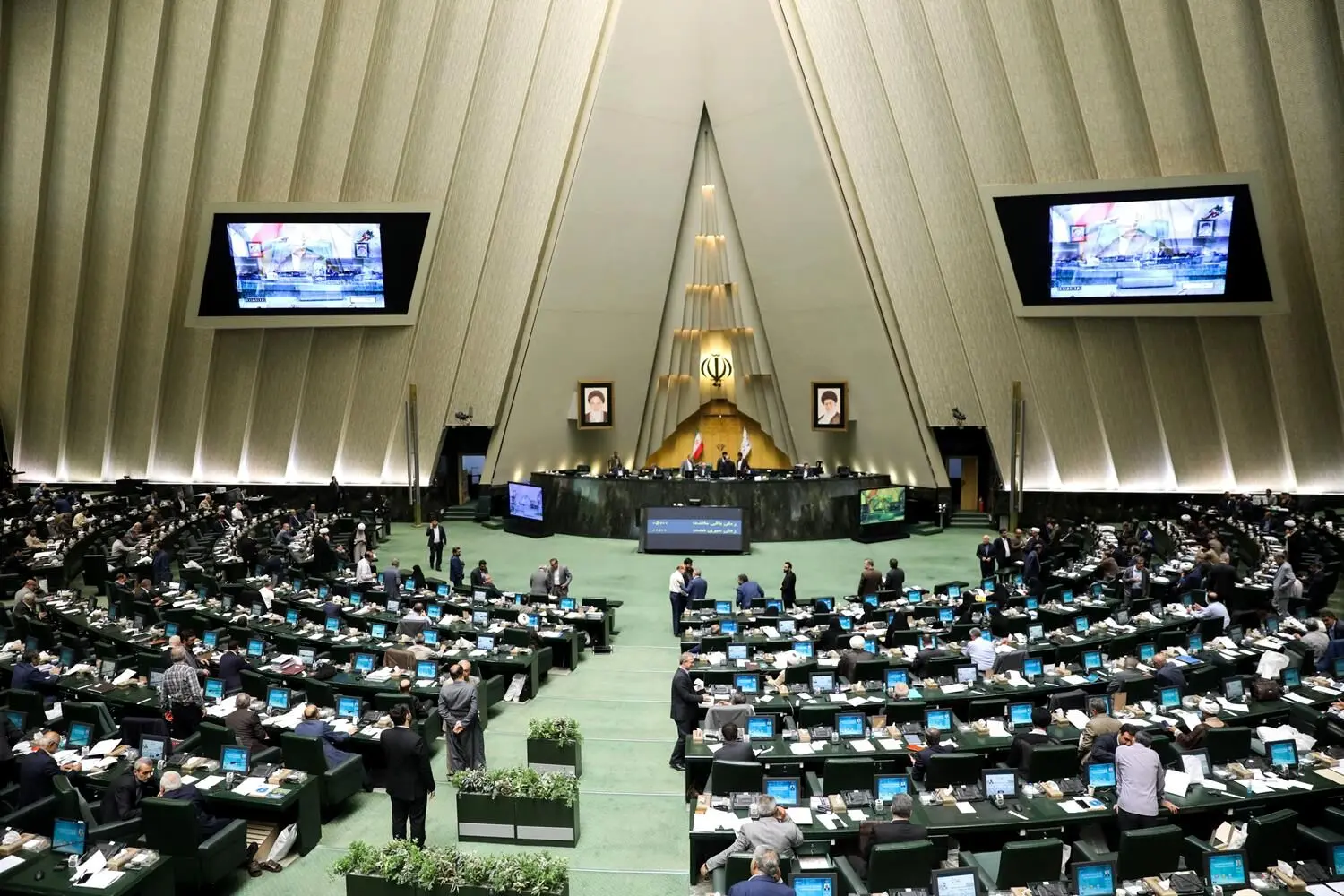 اصلاح آئین نامه مجلس برای جلوگیری از استیضاح