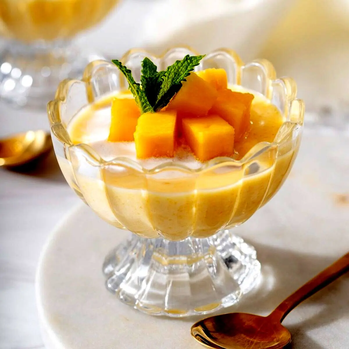 این دسر شیک و خوشمزه را به راحتی برای شب یلدا درست کنید 