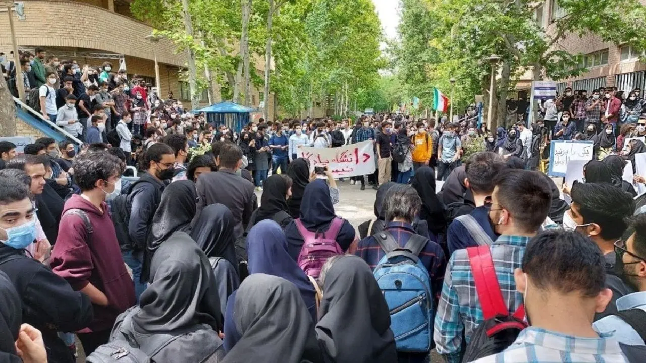 نتایج قابل تامل یک نظرسنجی مهم | تجمع های اخیر  درصد بسیار اندک از افراد عصبانی‌ است | اعتراضات هربار خشن تر می شود