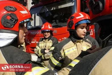 دختران آتش نشان
