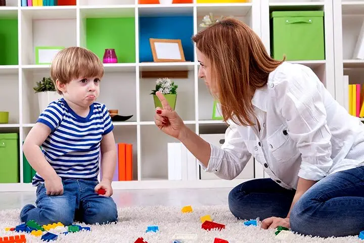 باید و نبایدهایی برای والدین؛ این رازها را به کودک تان نگویید!