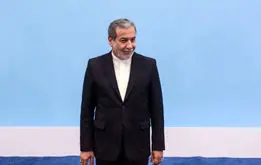 عراقچی در ۶۳ سالگی پدر شد

