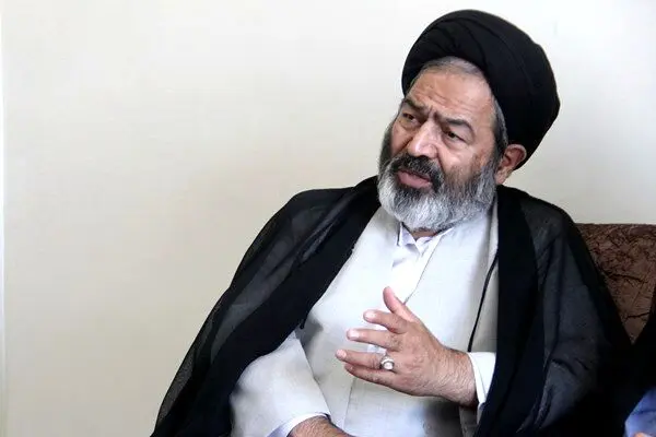 نماینده ولی فقیه : زائران ایرانی در مکه برای رهبر انقلاب طواف و نماز انجام دادند