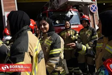 دختران آتش نشان