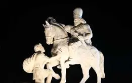 مجسمه «والرین» در فرودگاه مهرآباد نصب شد