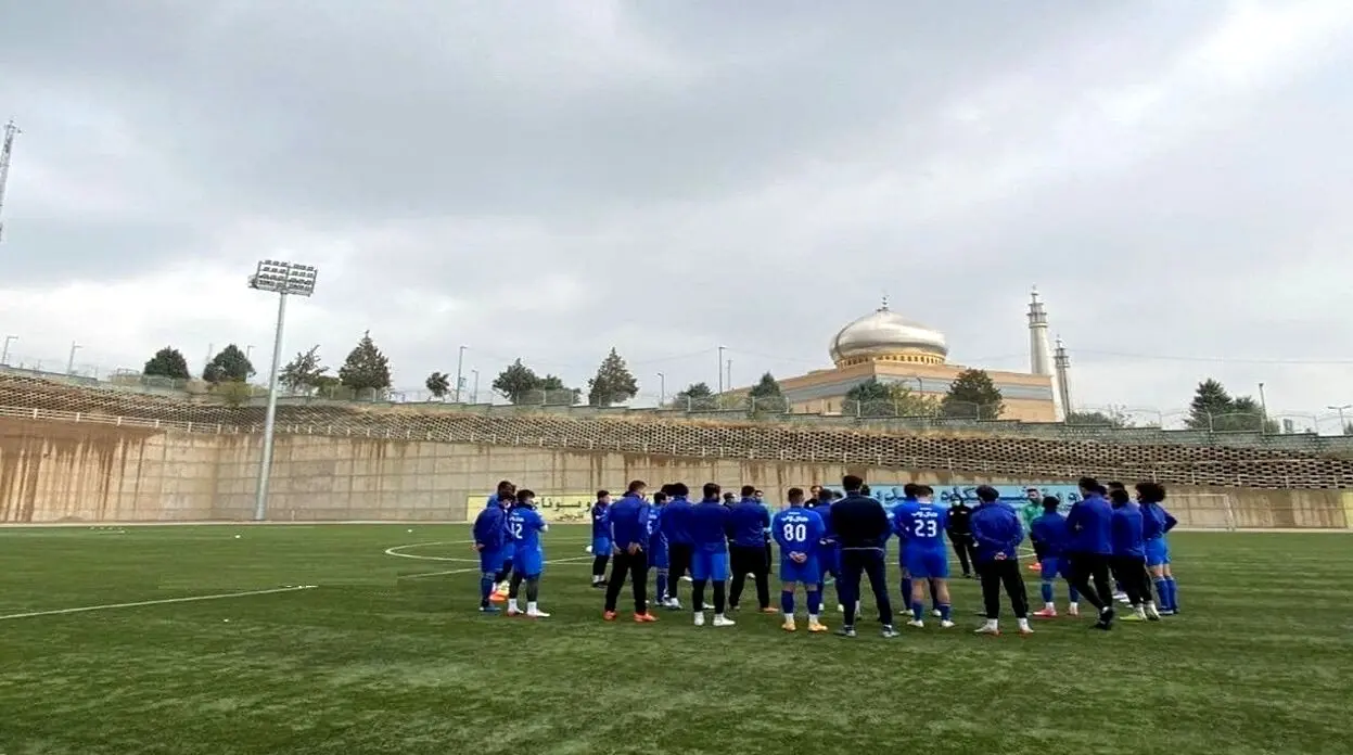 استقلال فردا به مصاف هوادار می‌رود