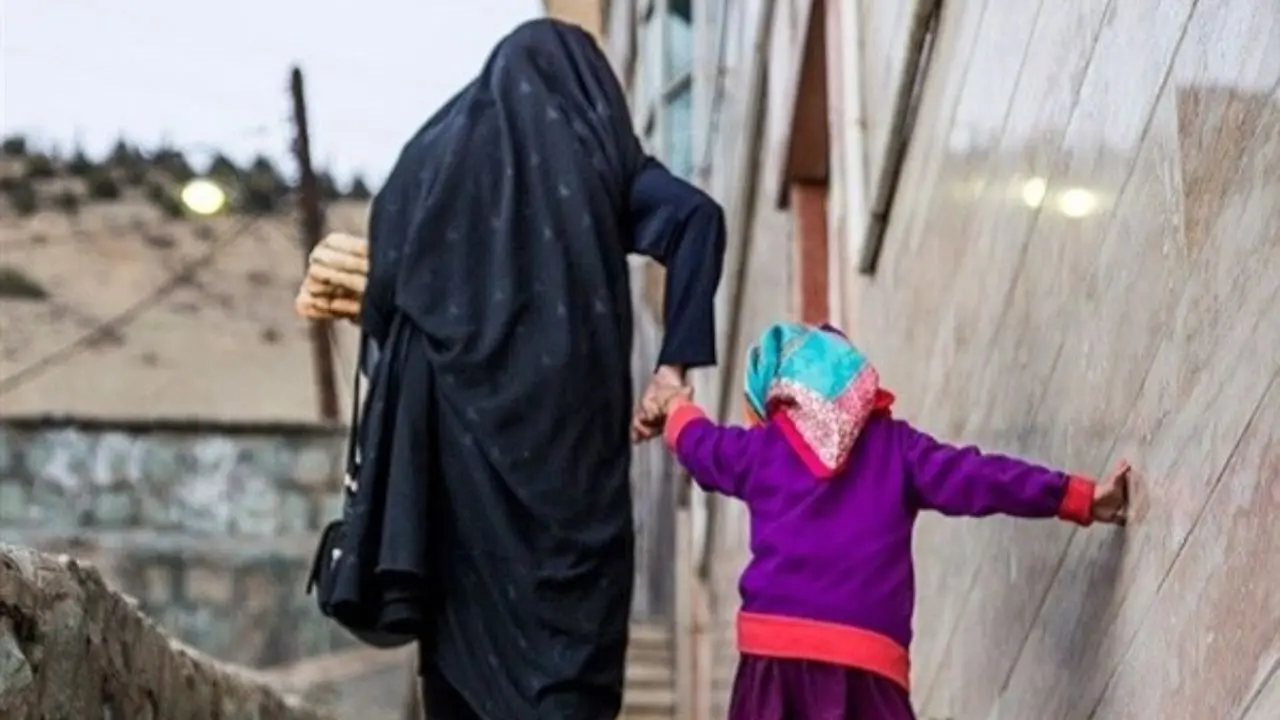 چه کسانی مشمول وام اشتغالزایی زنان سرپرست‌ خانوار می شوند؟