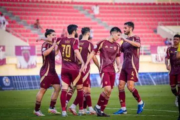  قاتل پرسپولیس در آغوش احمد نوراللهی +عکس