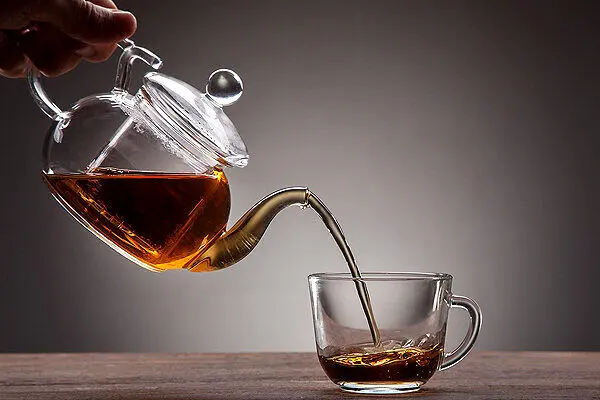 نوشیدن چای داغ سرطان‌زا است!