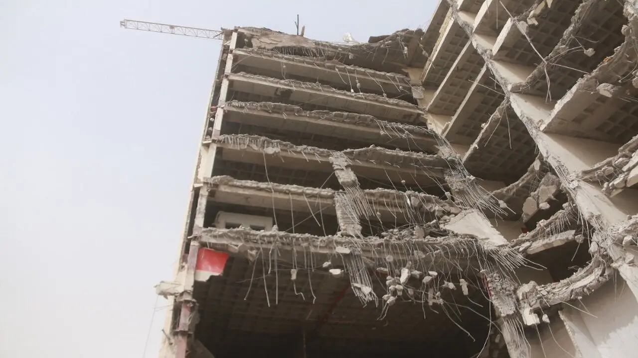 آبادان در سالگرد متروپل |  آبادانی‌ها همچنان منتظر اجرای حکم مقصران متروپل